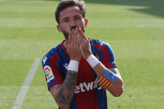 姆巴佩闪电双响助西甲胜利，与阿隆索共享荣光